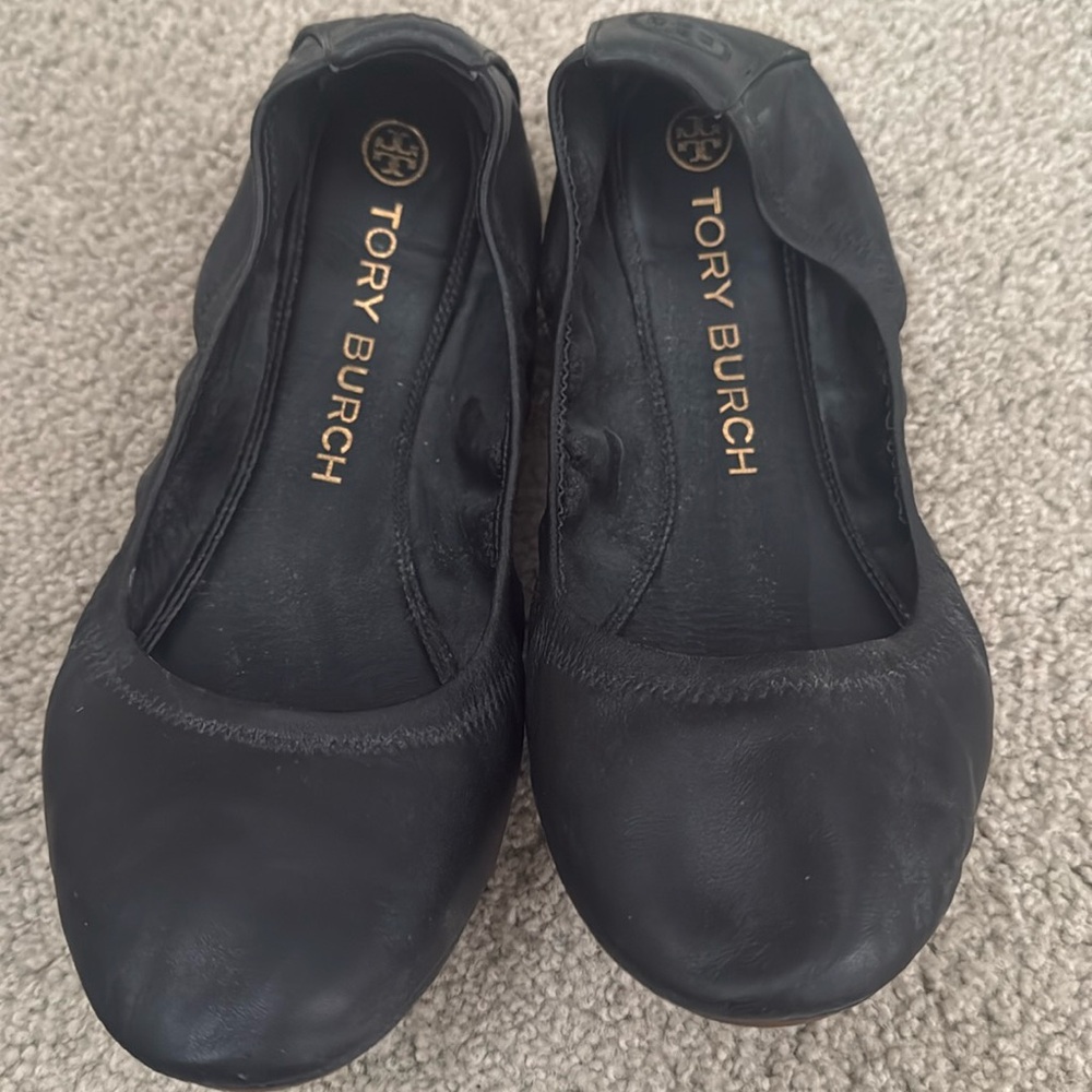 Like new Tory Burch black flats size 9